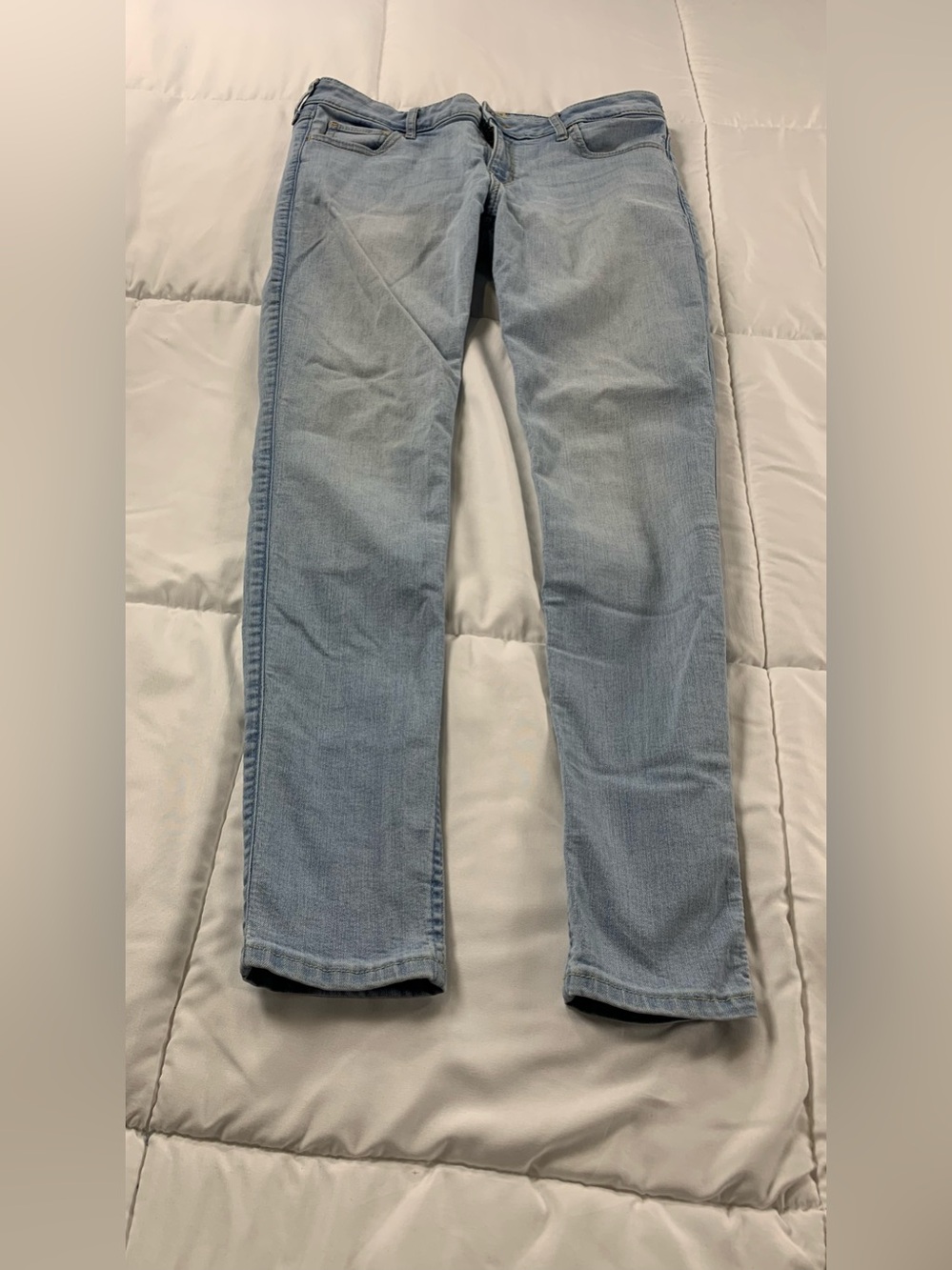 Like new HOLLISTER super skinny jeans womens size 28